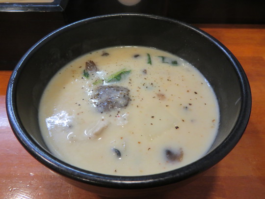 豊中・小曽根　「ラーメン哲史（テツシ）」　クリーミーで旨味たっぷりの牡蠣クリームつけ麺！