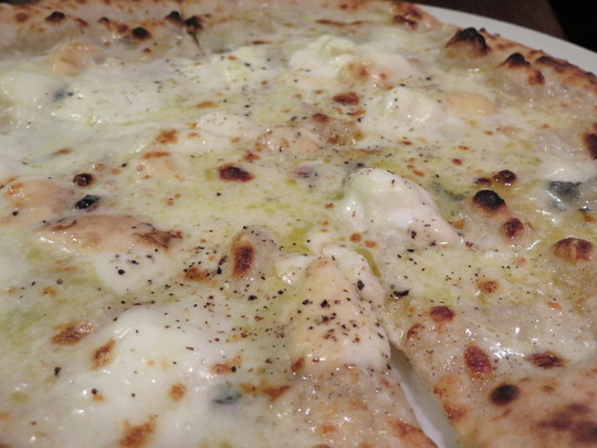 中津・豊崎　「ラ・バルカッチャ」　石窯で焼くピッツァが絶品なピッツリア！