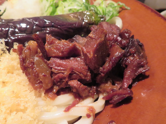 神戸・住吉　「伝統自家製麺　い蔵」　組合せが絶妙な牛すじと揚げ茄子ぶっかけ！