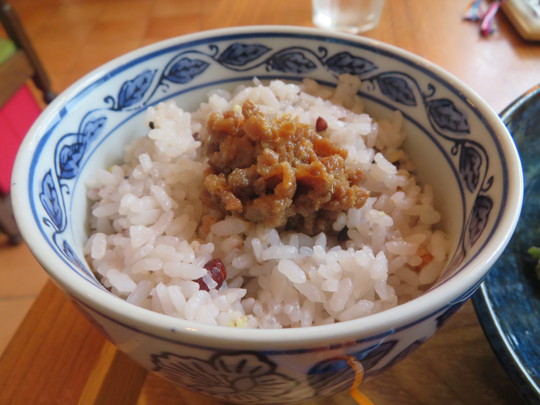 神戸・住吉　「イロドリカフェ」　体に優しい日替わりの人気のイロドリ定食！