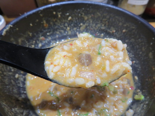 吹田　「Dragon MAN（ドラゴンマン）」　鶏白湯をベースにゴマと味噌をブレンドした濃厚な担々麺です！