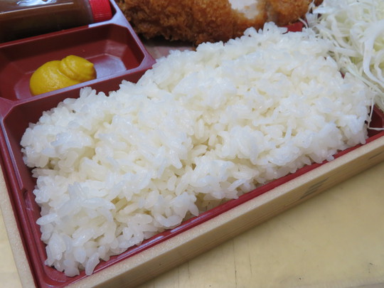 京橋　「博多とんかつ　あんず食堂」　ロースカツ弁当(大)をテイクアウトしました！！