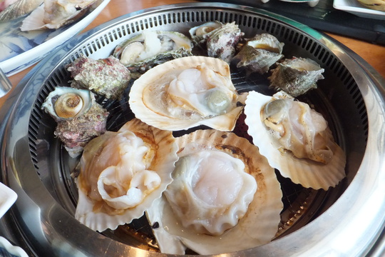 神戸・須磨　「魚魚」　新鮮な海鮮磯焼御膳で海の幸を堪能する！