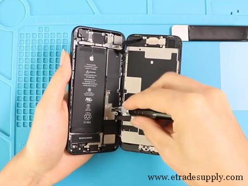How to Replace iPhone SE 2020 Rear Camera