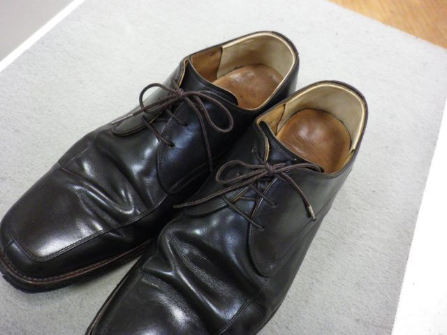 紳士靴の履き口の内側腰裏のお直しをいくつか。。。